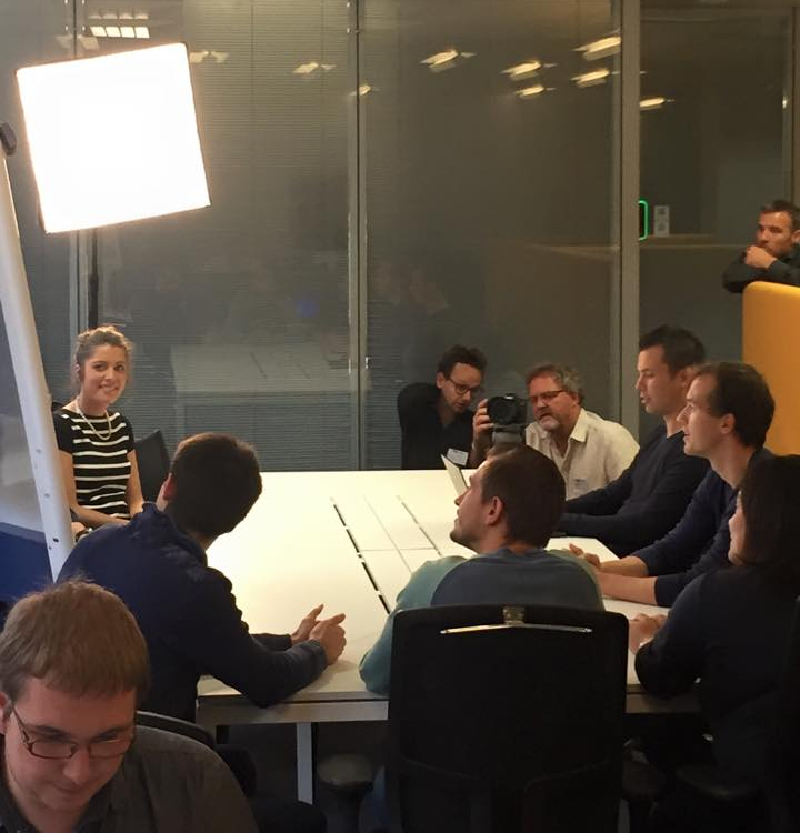 Quasus's tweet photo. Quasus Moviestars at work! #ItsTimeToGetThePopcorn! http://t.co/oLreP4qLTn