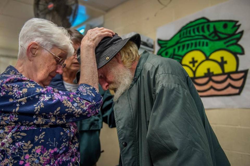 sacbee_news's tweet photo. Loaves and Fishes serves 7 millionth meal http://t.co/uzJSBqZ5eU http://t.co/wJzCgtAN9r