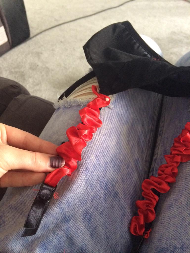 aprilrainbow1's tweet photo. Slogging through sewing for @rockyhorroruk at @ThePlayhouseLDN tomorrow! #rockyhorrorlive #rockyhorrorpictureshow http://t.co/btarHBs5ja
