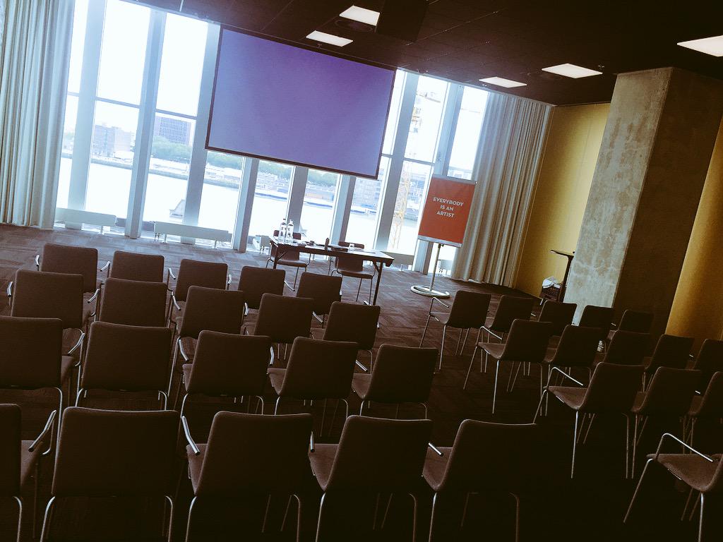 RemcoClaassen's tweet photo. Onder de indruk van mooi hotel  @nhowrotterdam straks sparren met zaal vol chirurgen over #leiderschap #InSpine http://t.co/4koSMwvxIv