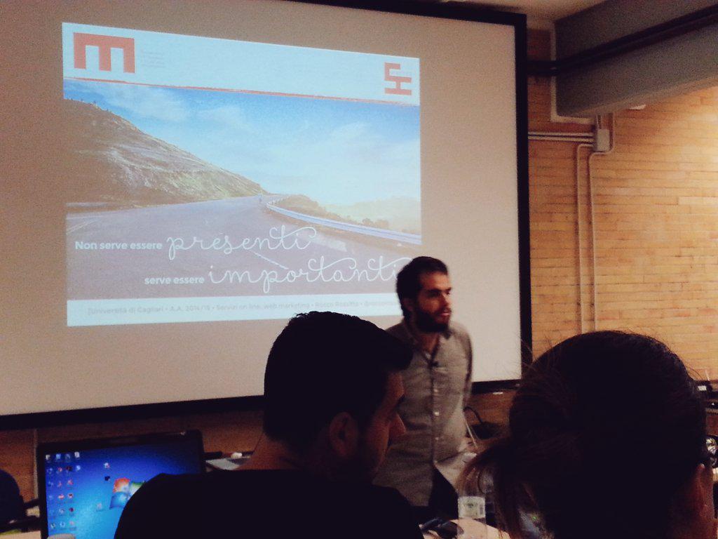 valentmeloni's tweet photo. Seconda puntata di #webmarketing con @roccorossitto #socialmediastrategy #contentmarketing #SocialMediaMarketing http://t.co/xHJlQudgol