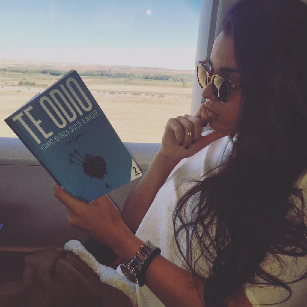 anabelhernandz's tweet photo. Family weekend 🙌🏽😁🚆📘👌🏾 http://t.co/4hIeBMVECA