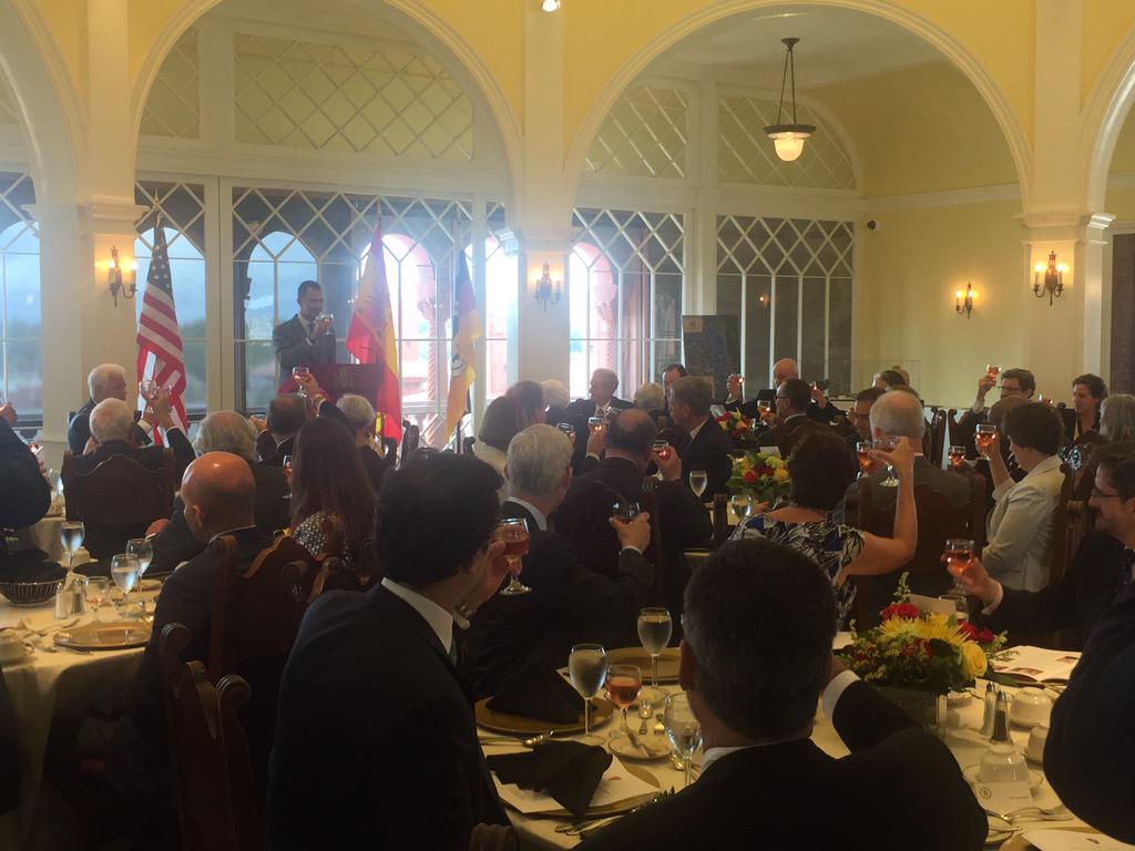 King Felipe VI offers a toast to the people of Florida as we #Celebrate450