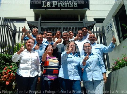laprensalara's tweet photo. #Especial @UnidadLarense  lanza sus propuestas por el cambio http://t.co/pqXAUFYHzq @macariogonzalez http://t.co/rvHLYOWgVu