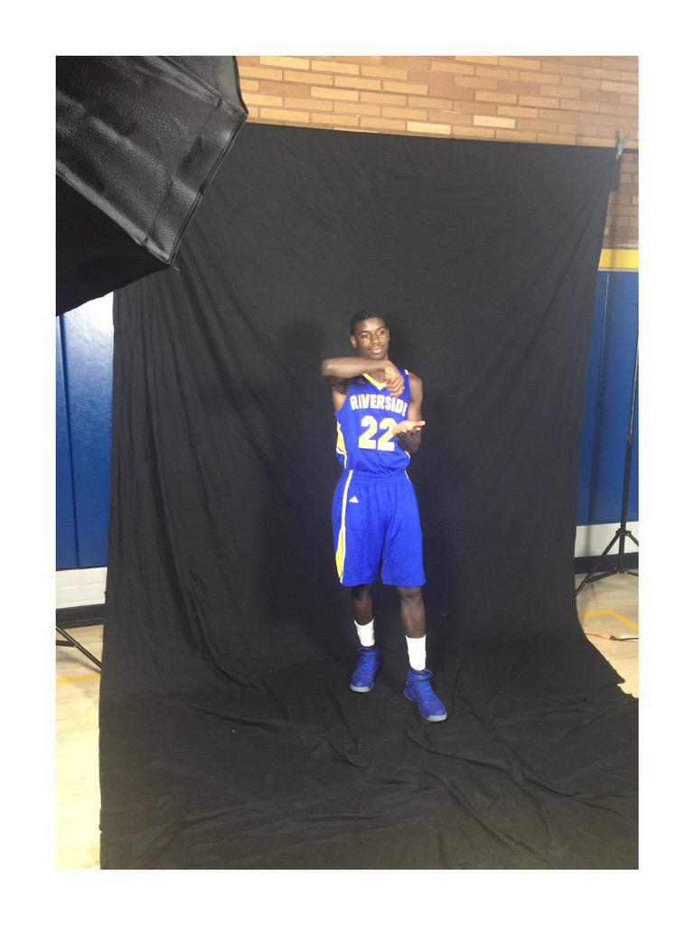 Lik_Thames's tweet photo. Real recognize real shoutout to the big bro's @LILBTHEBASEDGOD @Sir_Saudade ! #BasedProphet http://t.co/6E3FrXP9HZ