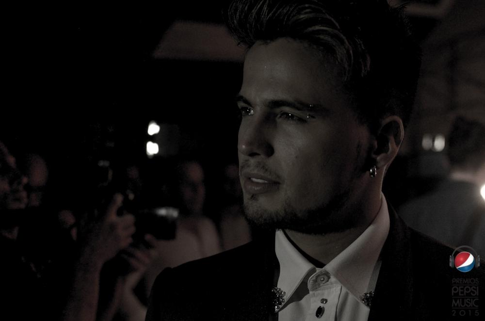 PepsiLightVe's tweet photo. Hoy a las fans de @gustavoelis les regalamos esta foto de él, en el Backstage de los #PremiosPepsiMusic 2015. http://t.co/PDmTQsqgl7