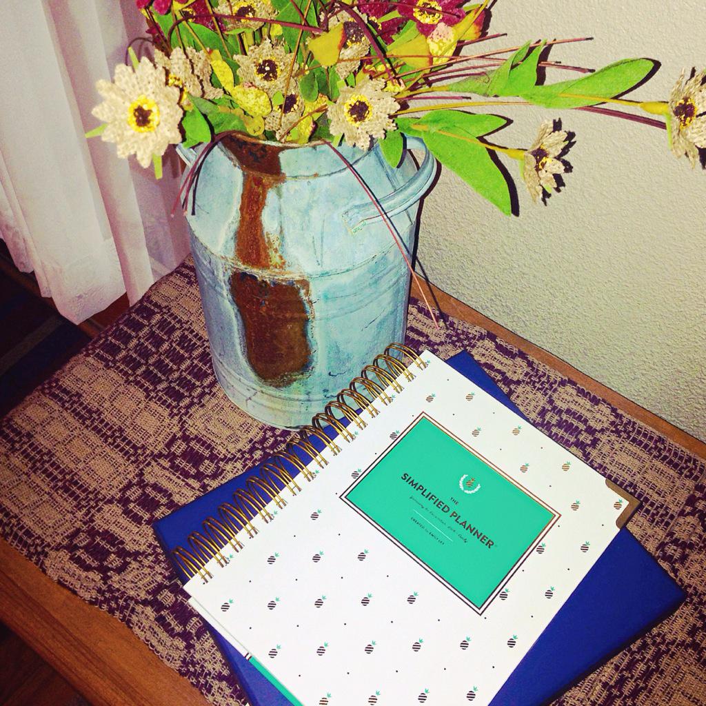 CaitlinGermer's tweet photo. Is it 2016 yet?? So excited to use my @emilyley #SimplifiedPlanner!#organizedlife http://t.co/kyguCudyPU