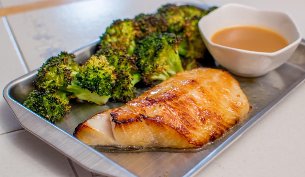 #QuickDinner Broiled black cod with roasted broccoli and miso sauce
+ black cod from <a href="/realgoodfish/">Real Good Fish</a> (thanks guys!)