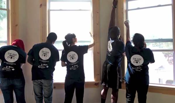 AnneBlythe1's tweet photo. Nice @clowenst video of #DeahDay + @UNC dental students honoring #ChapelHillShooting victims http://t.co/OUs6nJg1Tk http://t.co/yg98ObP9fQ