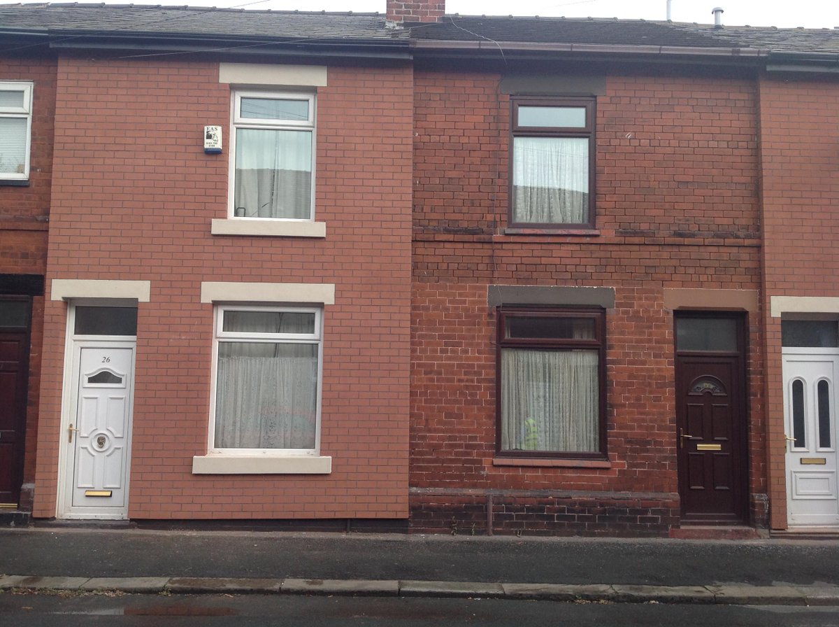 DysonEnergy's tweet photo. What a difference! External Wall Insulation funded by @DECCgovuk GDC and @WiganCouncil Interest Free Loans @NIALtd http://t.co/MsHwApRm80