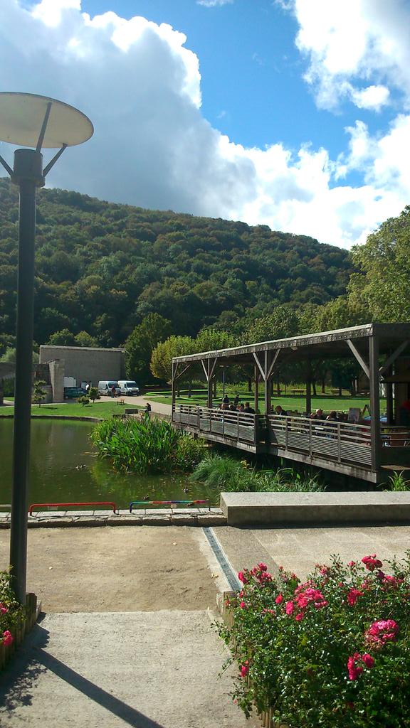 ReichenbachFab's tweet photo. Interviews, dédicaces et pause détente au bord de l'eau @SonatineEdition @rjellory #Willocks in #MotsDoubs #Besançon http://t.co/FUL8zmW8tU