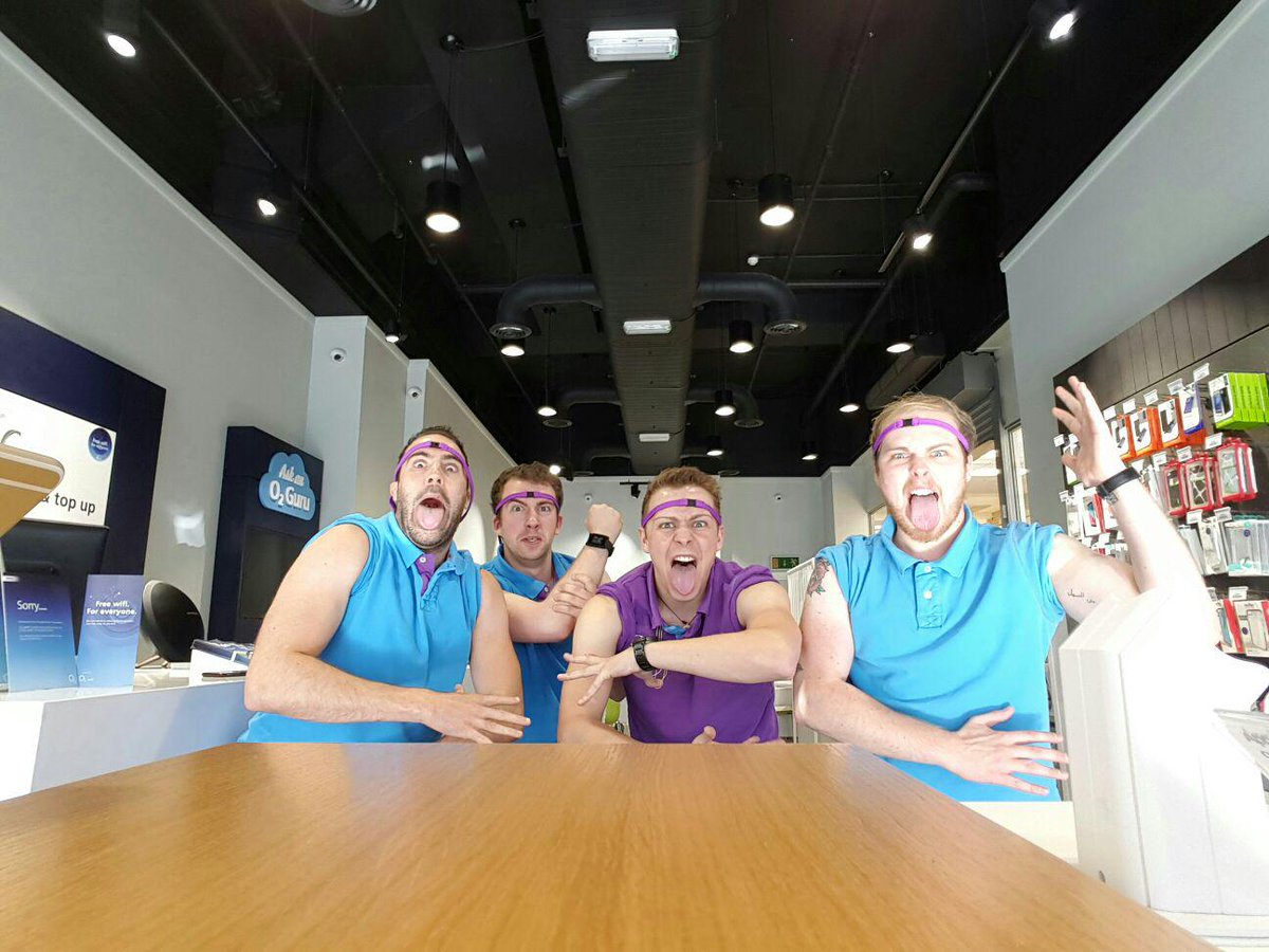 CelfoneTrading's tweet photo. #O2Hinckley are pumped for #EnglandRugby! #WearTheRose @William_Dibb http://t.co/xlidK60dOs