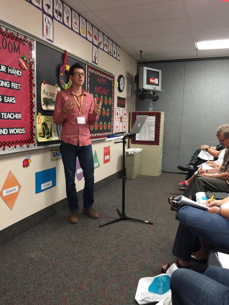sydneymmorrow's tweet photo. @GeoffreyRMason rockin it at #Experience2015 http://t.co/gYxkecri1m