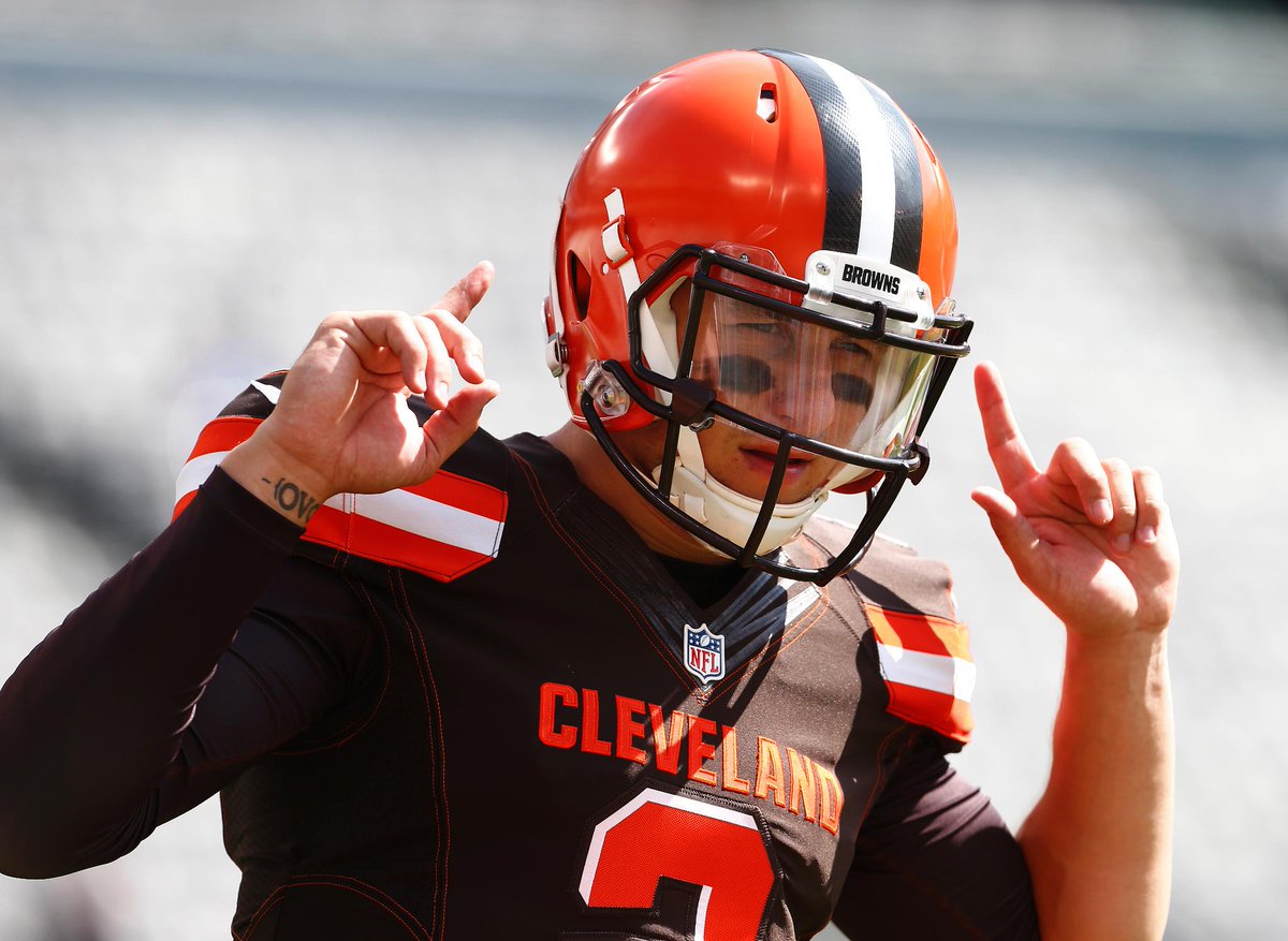 SportsCenter's tweet photo. THIS JUST IN: Johnny Manziel will start at quarterback Sunday in Browns' home opener against Titans. http://t.co/0OYd3VcK1l