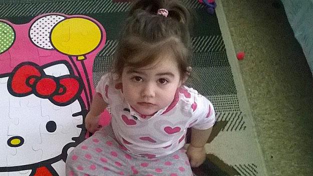 wbz's tweet photo. .@LaurenWBZ confirms #babydoe mother's name is Rachelle Bond, woman had child named Bella http://t.co/69KdBg0tqO http://t.co/FwXcf29cp3