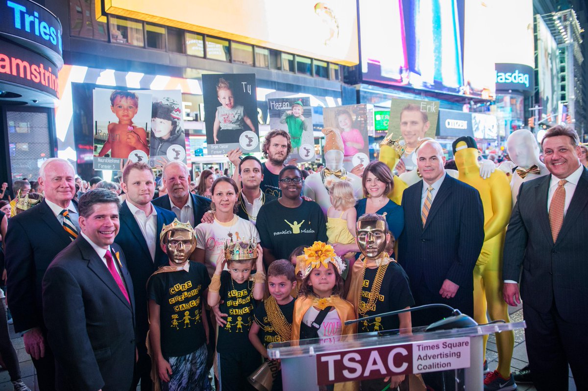 TSACNYC's tweet photo. Last night  we joined @PartyCity and @sloan_kettering to #GoGold for pediatric cancer awareness with @FrankiesMission http://t.co/aFStw2nggQ