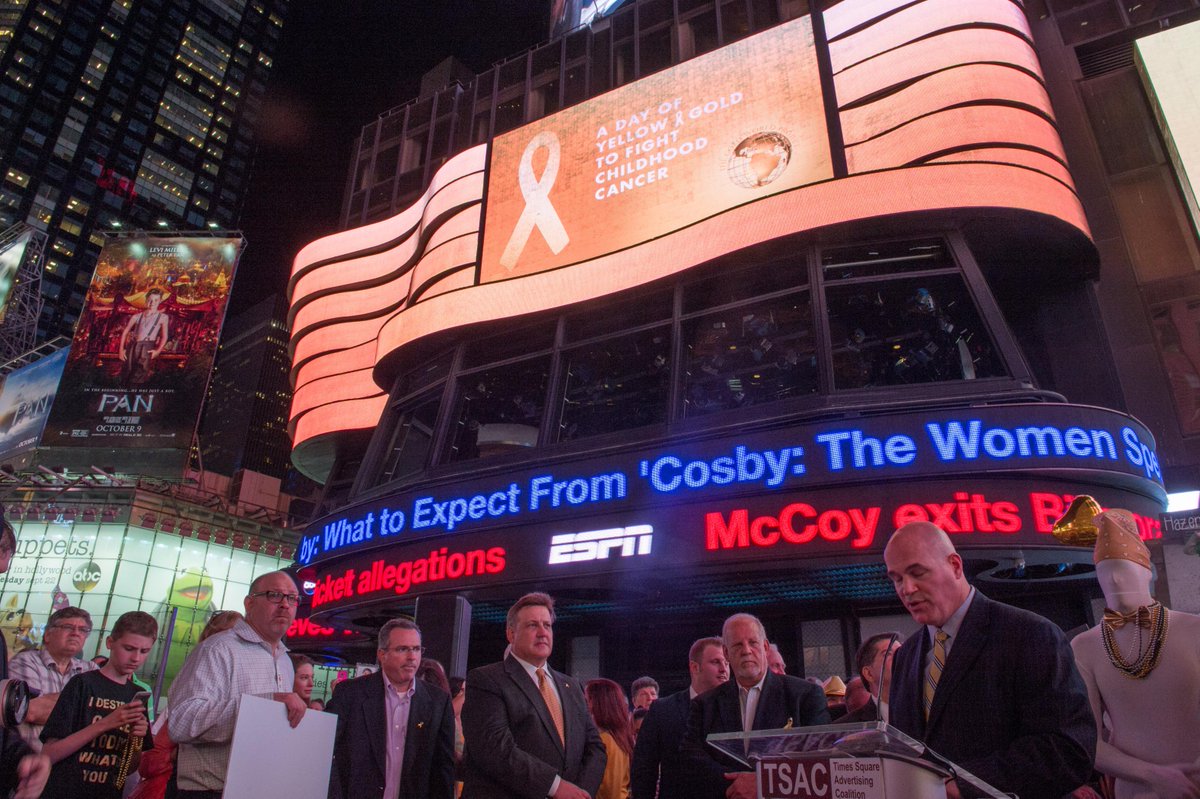 TSACNYC's tweet photo. Last night  we joined @PartyCity and @sloan_kettering to #GoGold for pediatric cancer awareness with @FrankiesMission http://t.co/aFStw2nggQ