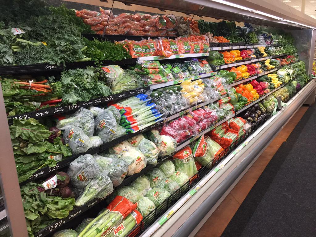 GaldinoGriego's tweet photo. T1763 is emptying the freezer backroom and is guest ready in perishables! 7 tiers out!

#FABeveryday
@AliCooper67 http://t.co/WnjQgo5IpY