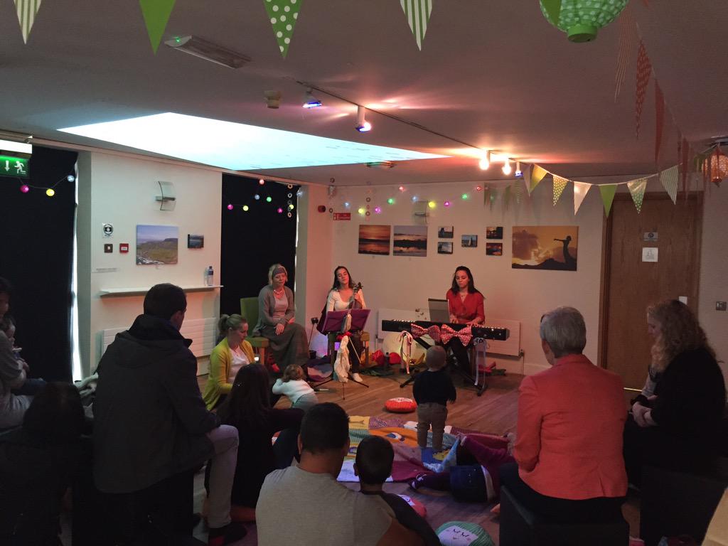 HawksWellSligo's tweet photo. @CultureSligo Gorgeousness with babies 1st @CultureNight #CodladhSamh http://t.co/hr6Gx7sKta
