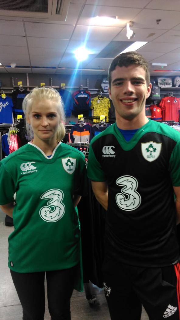 l_crotty's tweet photo. #teamennisSC getting ready to support Ireland in the RWC #forvictory #teamlou @lifestylesports @louisenevkenn http://t.co/y5QIjJZ5y9