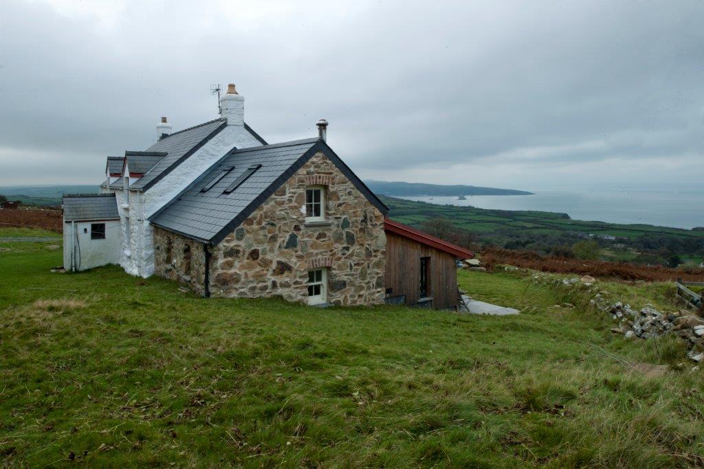 RLHLdesign's tweet photo. A contemporary extension to a beautiful cottage on Dinas Mountain http://t.co/L7erM9skOt