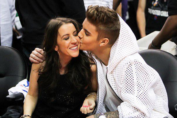 LiSwaggy's tweet photo. rt if you see this bc every rt counts as a vote #EMABiggestFansJustinBieber http://t.co/0gmGRBo6gd