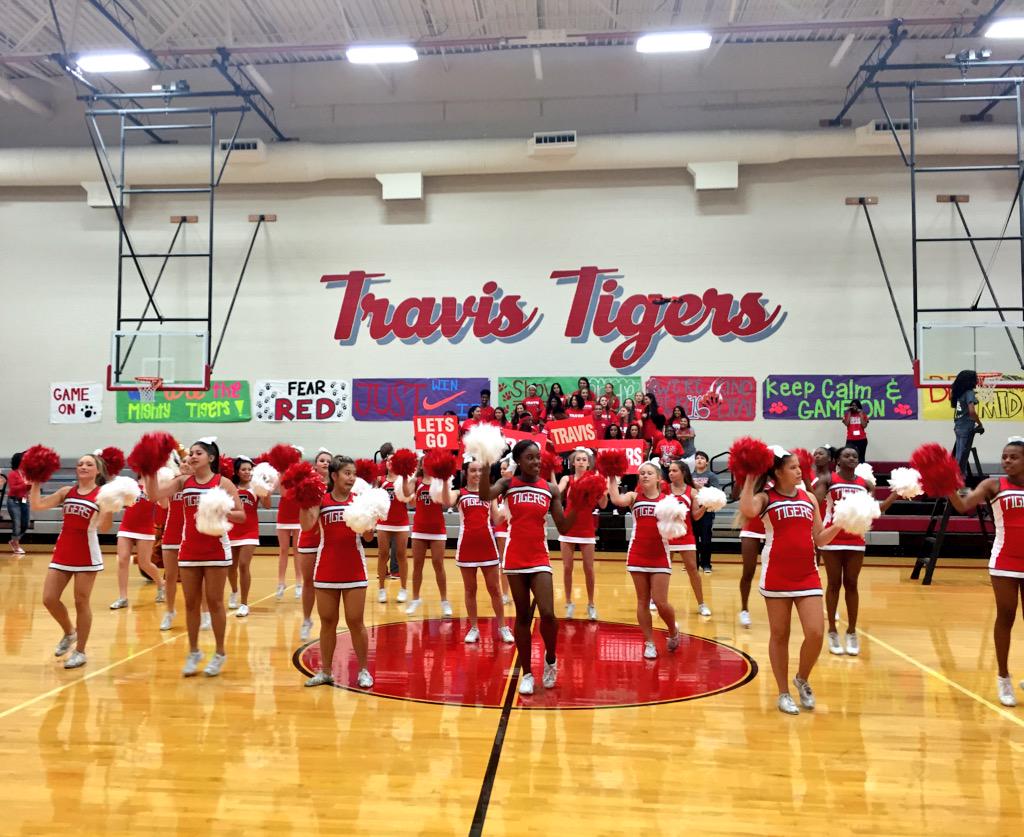 j_raemsch's tweet photo. Go Travis, Beat Kempner!!! 🏈🐯❤️ #BeatKempner http://t.co/OSf5v1jqpH