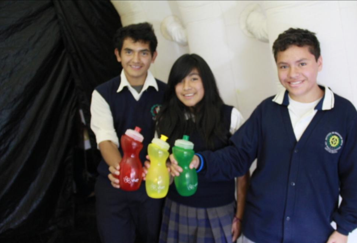 Vive_Oficial's tweet photo. Hasta #Guatemala llegan los regalos que @MyTotBaby brindan durante la #GiraVive.

http://t.co/M93cnm82Me http://t.co/PNN9N9JAYA