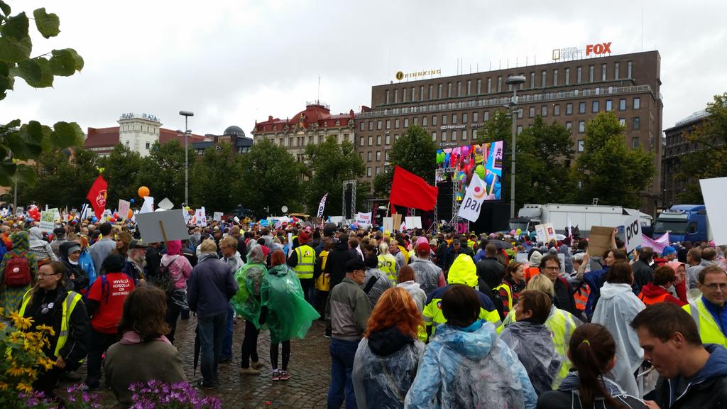 bulsiyo's tweet photo. #stop #mielenilmaus #sak #sttk #akava #vakiduuni #metalliliitto #sdp #kyykytysloppuunyt http://t.co/ooB9gcH352