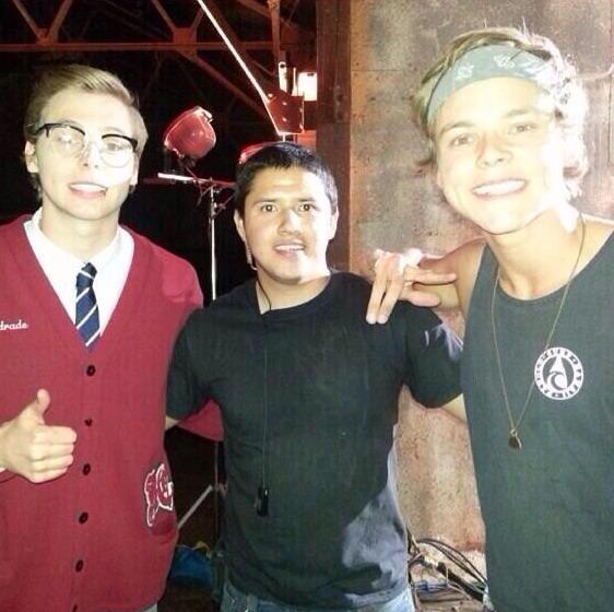 5SOSTumblrx's tweet photo. how come I've never seen this photo (behind the scenes of slsp) http://t.co/XwwI5Jbf9u