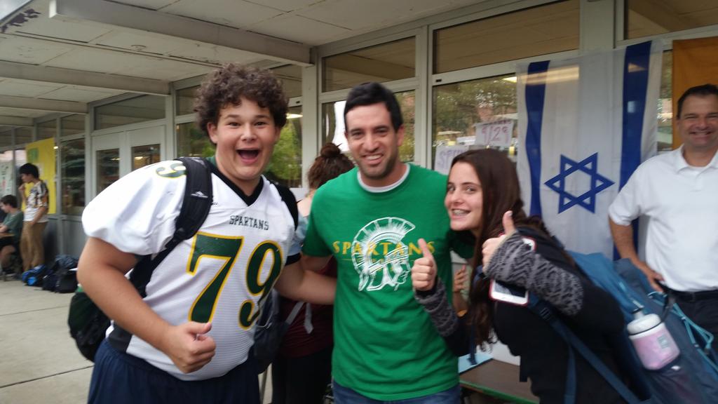 IvritGBN's tweet photo. #GBN #Hebrew #Hebrew273 #SenorKeeler? @glenbrooknorth @TheiCenter Hebrew and #GBN_WLDHS at #ActivityFair. http://t.co/tEQxZsRzUA