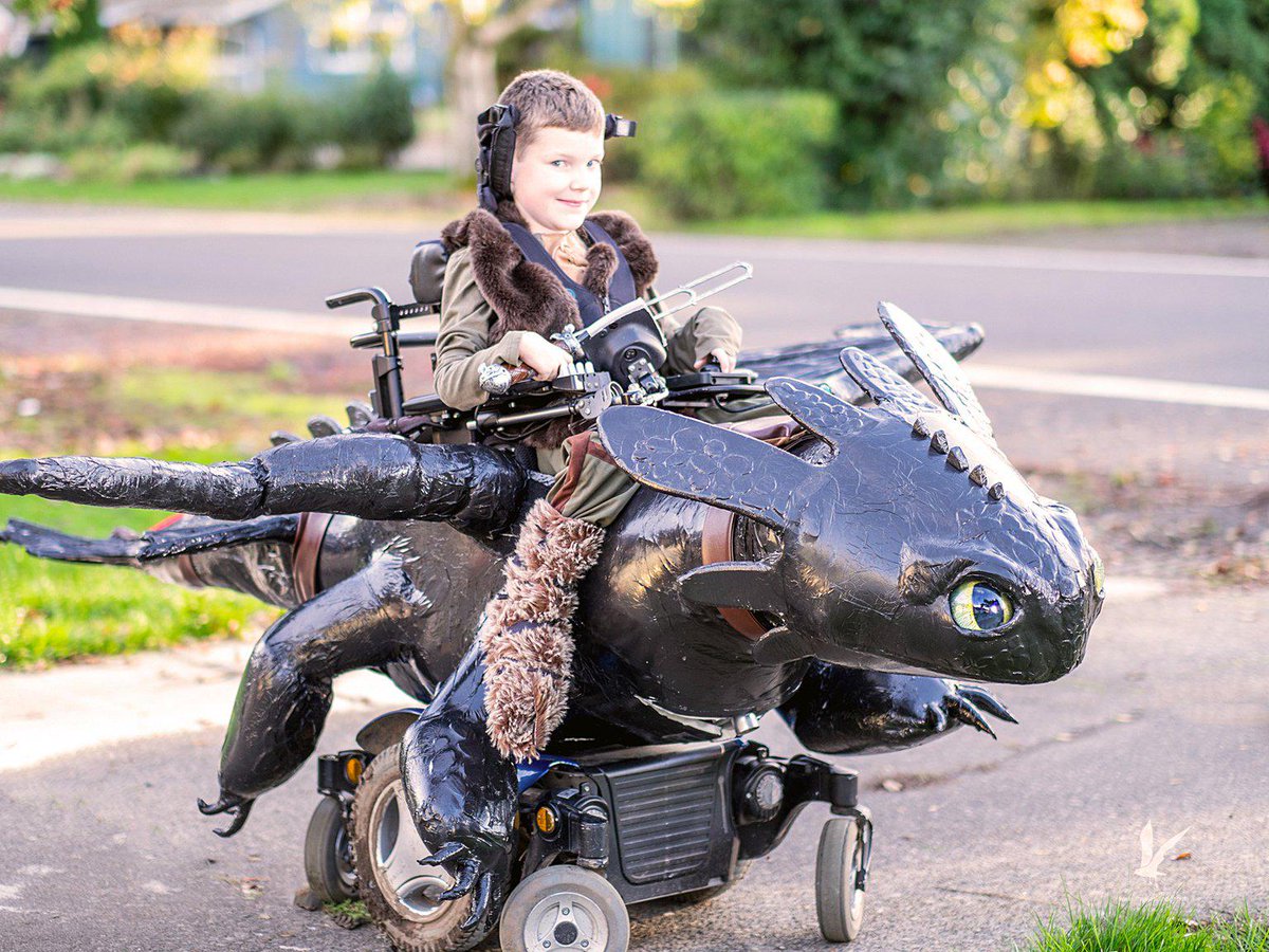 startupsinLA's tweet photo. Creating Epic Halloween Costumes for Wheelchair-bound Kids http://t.co/3RL0YuuyLA #makers http://t.co/gGwG2TROFL