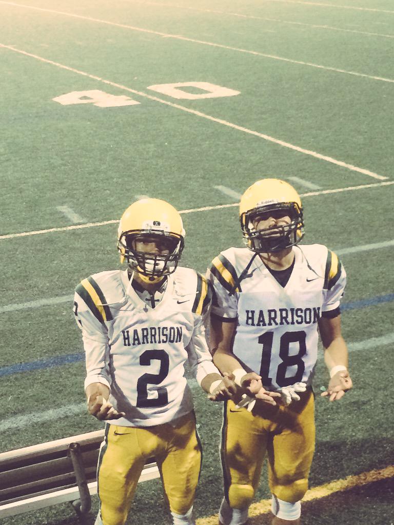 ayee_itstrey's tweet image. Me And My Boy Cut Up Last Night 🏈💉💯 #3touchdowns @TheoLucas26
