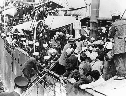 IndiaHistorypic's tweet photo. 1914 :: Indian immigrants to Canada  Aboard  Japanese Ship  Komagata Maru at Vancouver Harbour Awaiting Clearance http://t.co/HmVJEr8ax6