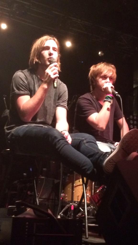 R5Minnesota's tweet photo. It's already been a year since R5 was here for the 3rd time! http://t.co/YXUx8aDwTa