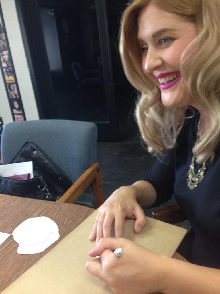JillianSara_'s tweet photo. Typical day at the office 😉
#mua #makeupartist #photography #fashion #JillianSara #creativedirector http://t.co/6E92b1Bh1u