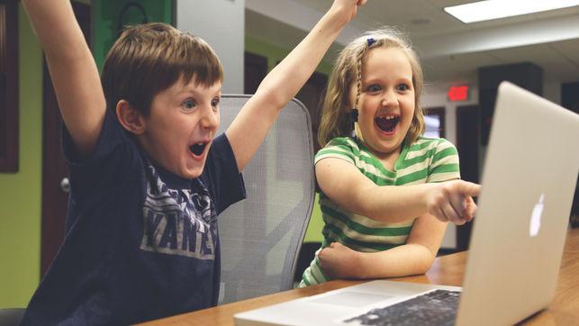 eldiarioes's tweet image. El reto de la privacidad en la vuelta al colegio eldiario.es/hojaderouter/i… Por @Jorge_Morell en @HojadeRouter