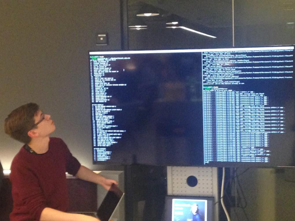 sirppini's tweet photo. Mikä uppoaa laivoilla? #teostohack http://t.co/j78ctZYAKq