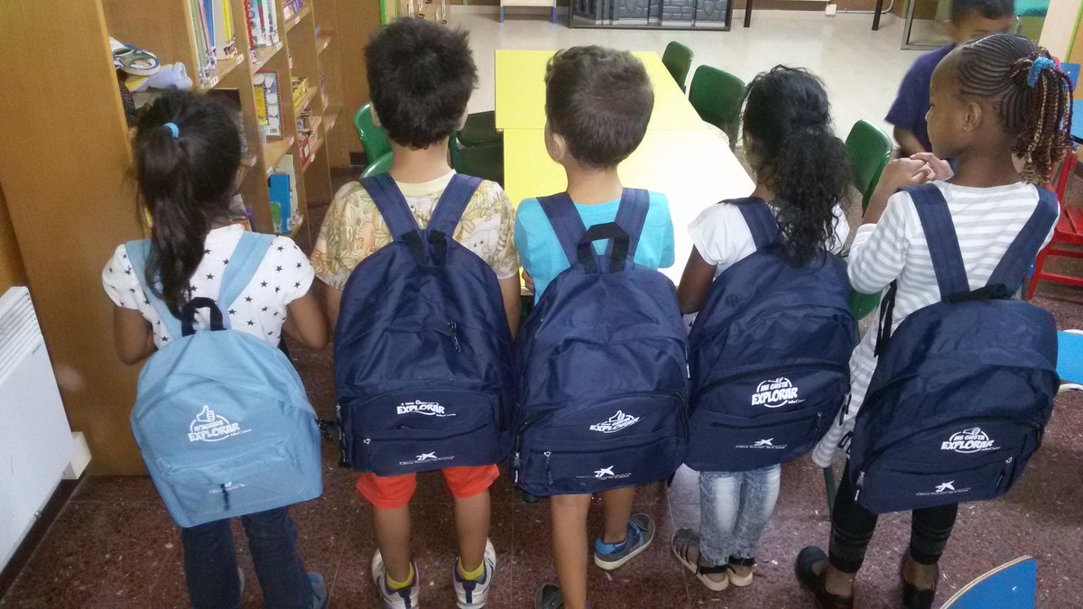 ludojove's tweet photo. #ludomb2 Cada infant amb el seu material escolar #CaixaProinfancia http://t.co/OUBeiMgIe7
