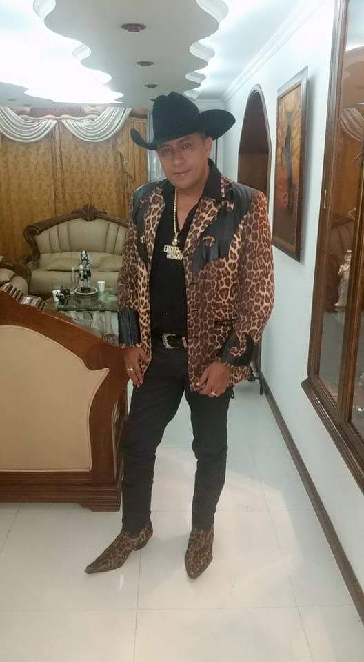 varg_leidy's tweet photo. El rey del corrido prohibido http://t.co/uN71PgNSb4