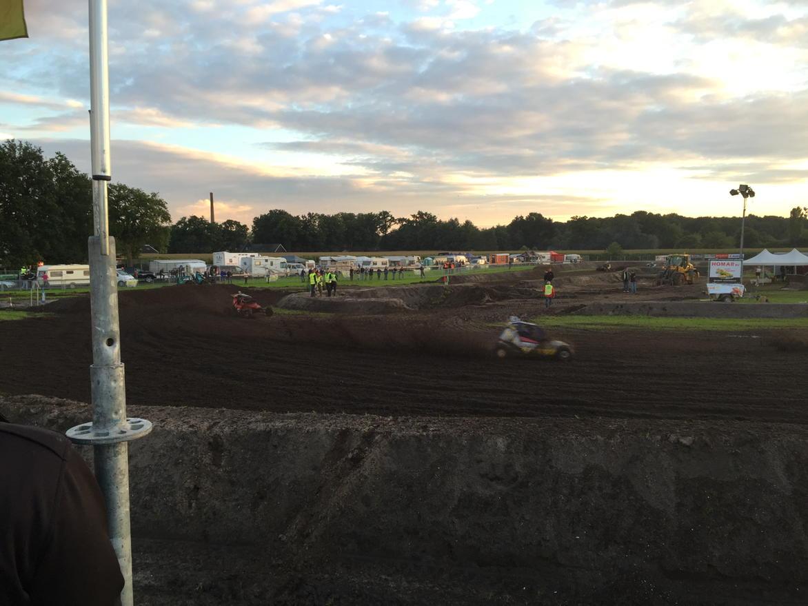 Stoute Cross 2015 van start gegaan. Zwaar parcours, maar goede sfeer.