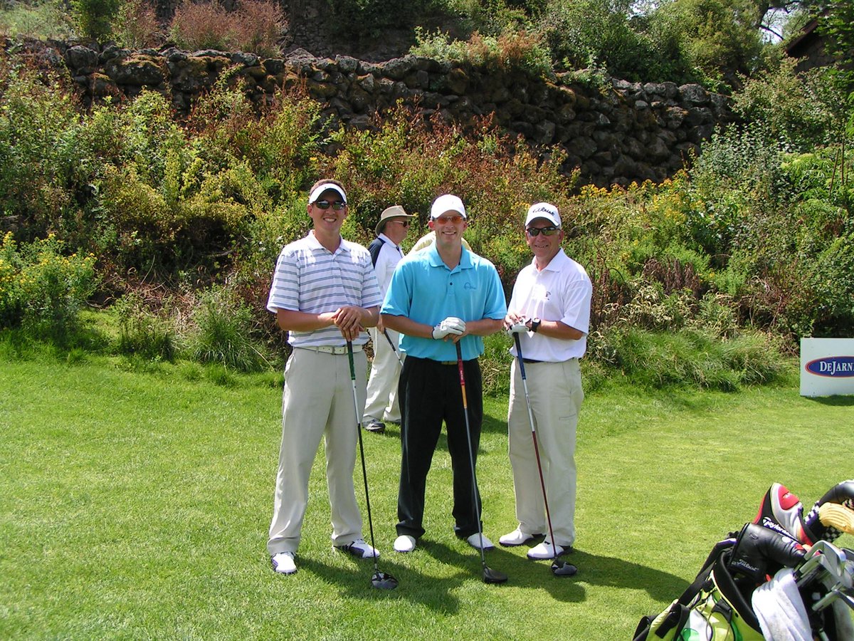 GolfQualchan's tweet photo. Smiles, friends, and sportsmanship! It's amazing how golf brings people together for laughter with aces and bogeys. http://t.co/uOGOtzjyzR