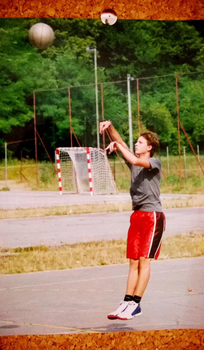 MimoProtokola's tweet photo. Oduvek mi je košarka bila više pank nego fudbal. Pre nekih 7 godina, dok sam bio plejmejker u ''Rađevcu''... Idemo! http://t.co/V5a5EP2xde