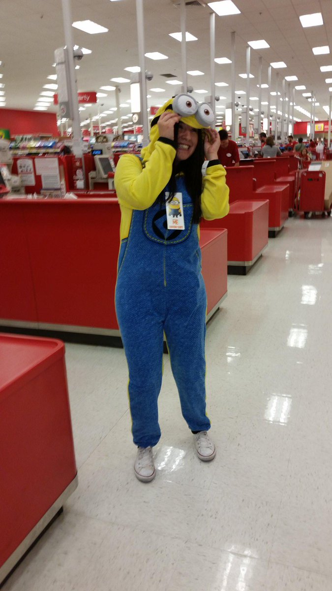 ohh_Suzie_Q's tweet photo. Redcard motivator gearing up for action!  lets get to 20 today! 😁😁😁 http://t.co/u0WLpxtegs