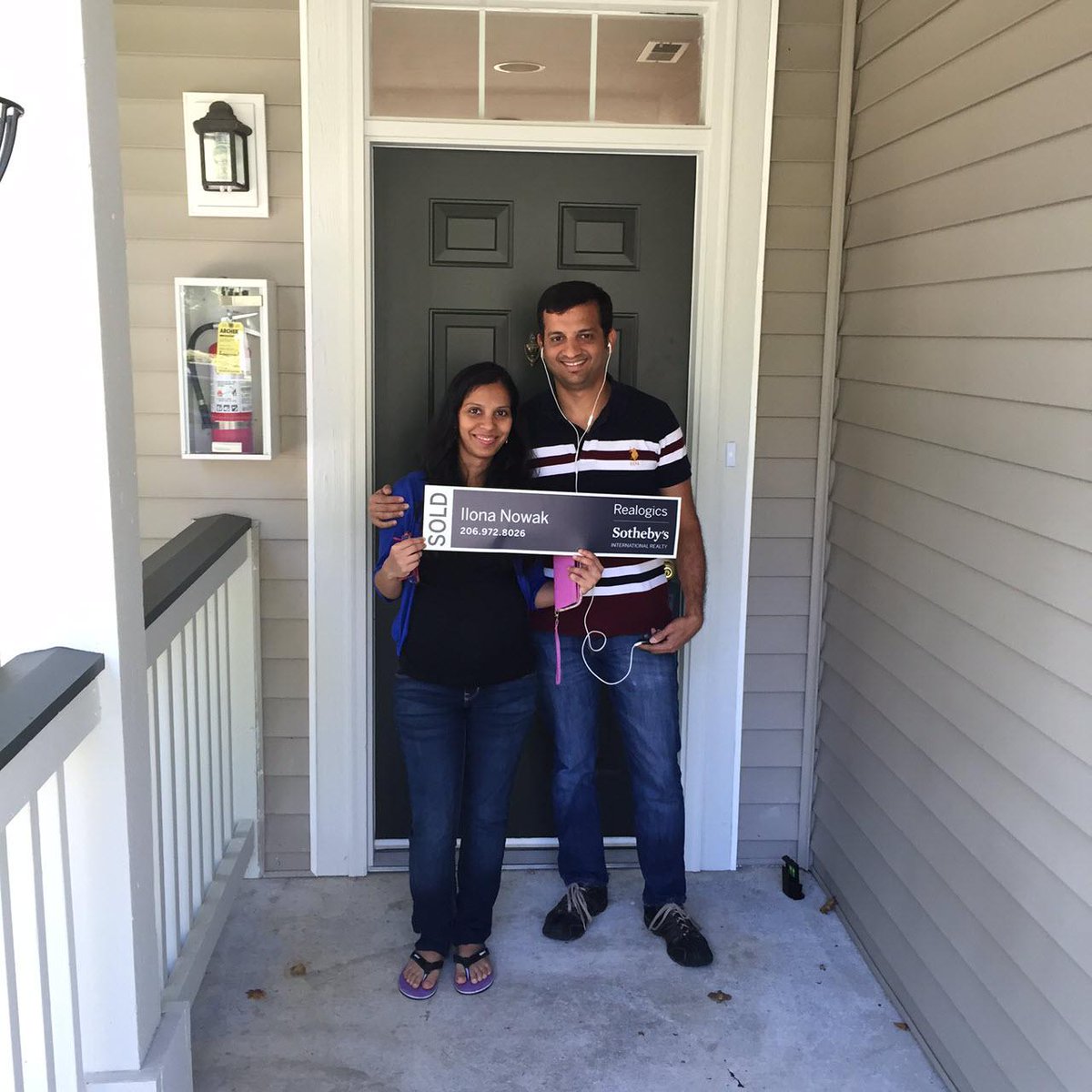 stroupegroup's tweet image. We hope our amazing first-time home buyers are enjoying the first week in their new home! #seattle #seattlerealestate