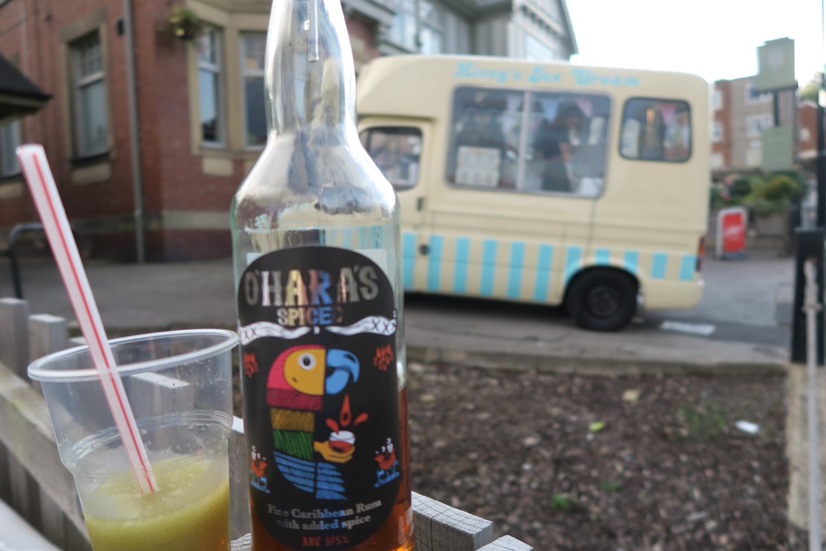 This is glorious! @LivvyIce mojito slush with a good measure of <a href="/OHarasParrot/">O'Hara's Spiced Rum</a> spiced rum.