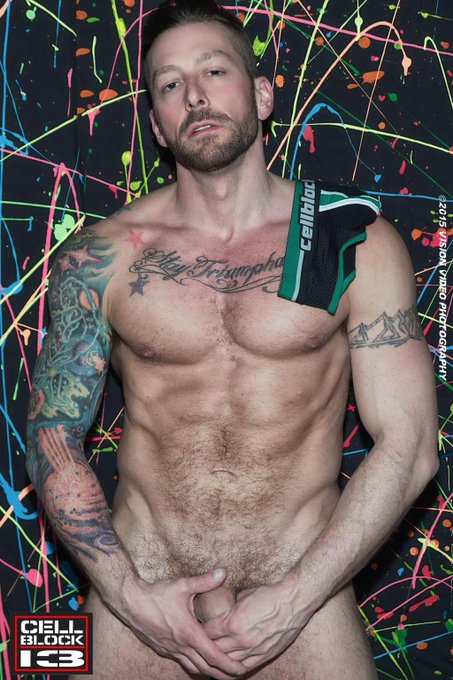 #Hunk #MuscleCam Hugh Hunter XXX Live at http://t.co/WL0lqBIWm0! http://t.co/aUV8CcnAYu http://t.co/