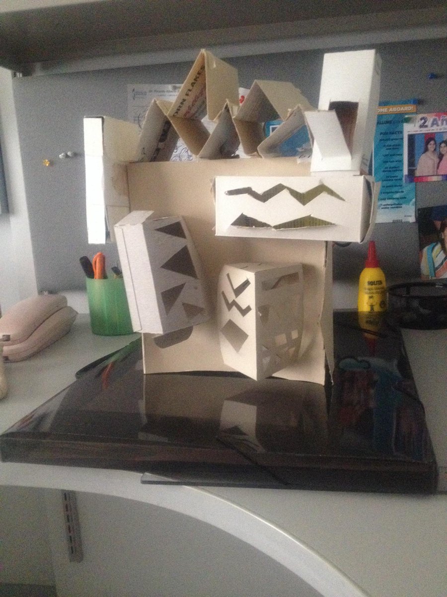 Valentinaleonr's tweet photo. @cardonarichard @NotiURU @arquitecturauru #ejerciciocreativo3concarton #introduccionseccionA Maria Leon http://t.co/PFId4Sm0vZ