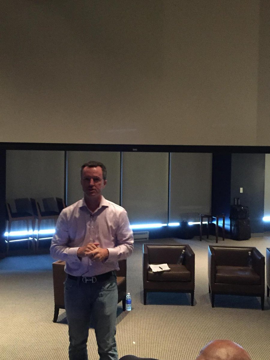 RachaelFstr's tweet photo. What??? No slides?? #hpcustforums http://t.co/JQxjPqeUk8 http://t.co/wgRw9NE0QQ