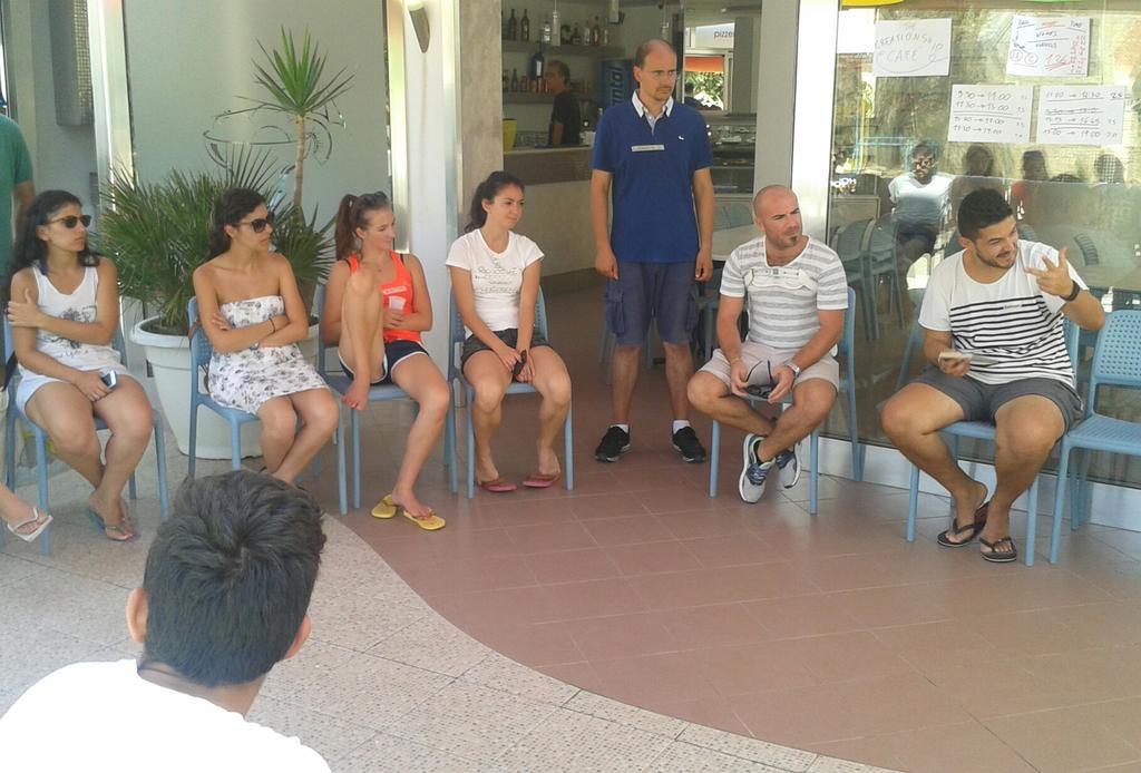 ApiceUe's tweet photo. Incontro tra partecipanti e imprenditore locale all'interno del progetto #YOWK (your own work). #apiceforma #apiceue http://t.co/UjRhqSKAi5